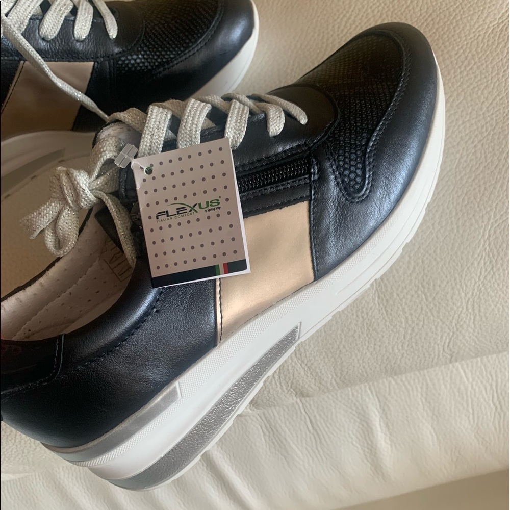 NWT FLEXUS  by Spring Step, ITALIAN Comfort.Sneakers. 5 Points of Comfort.s40/39